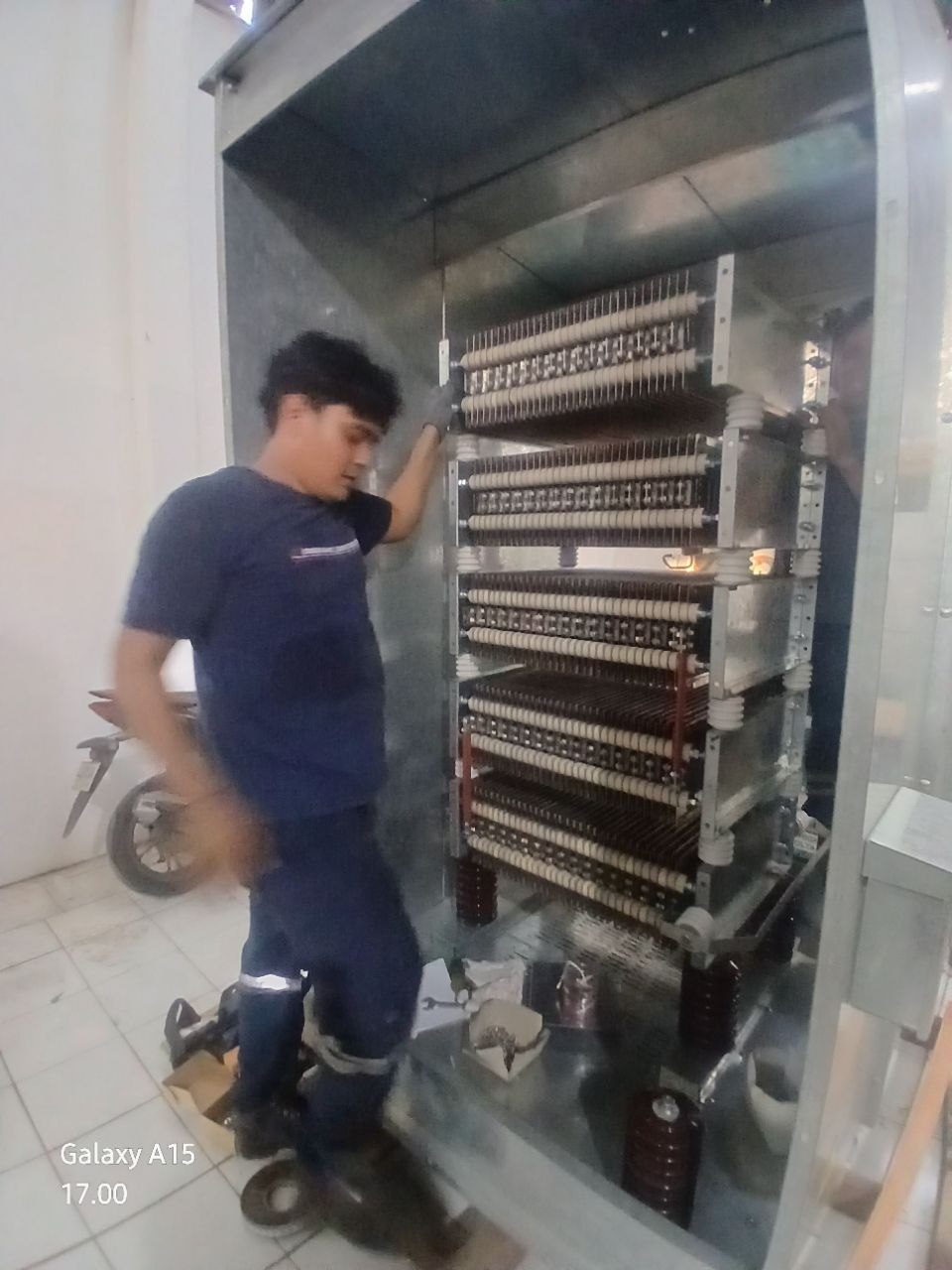Produksi NGR (Neutral Grounding Resistor) di workshop PT Power Sahabat Indonesia