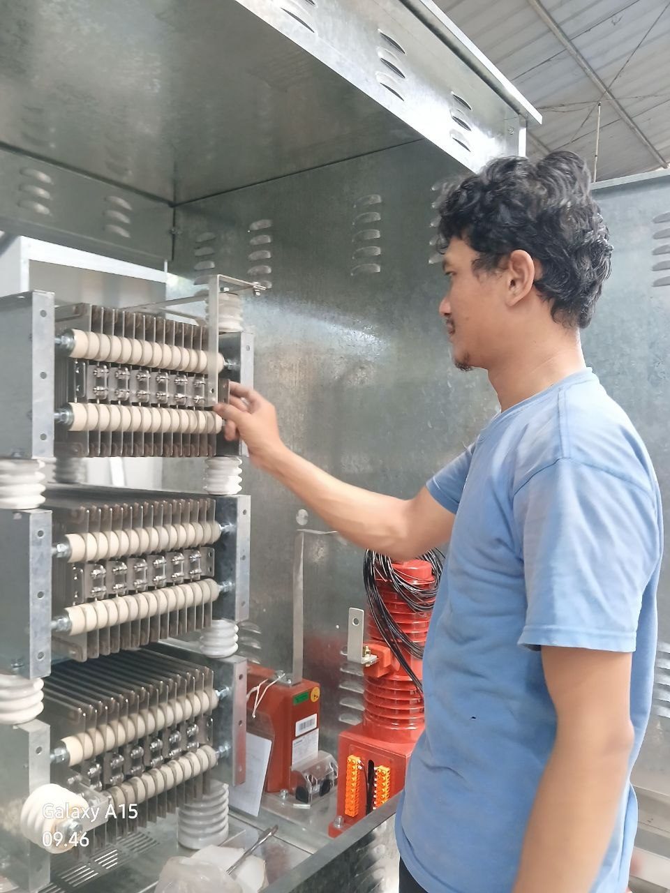Produksi NGR (Neutral Grounding Resistor) di workshop PT Power Sahabat Indonesia