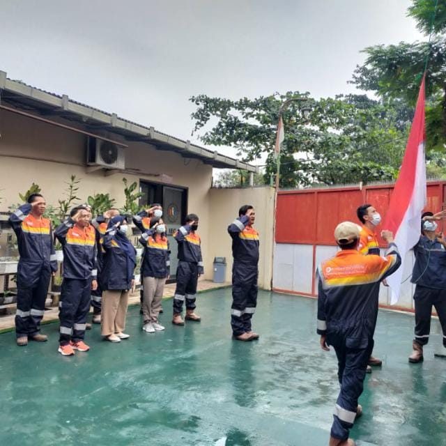 Tim PT Power Sahabat Indonesia — upacara bendera pagi